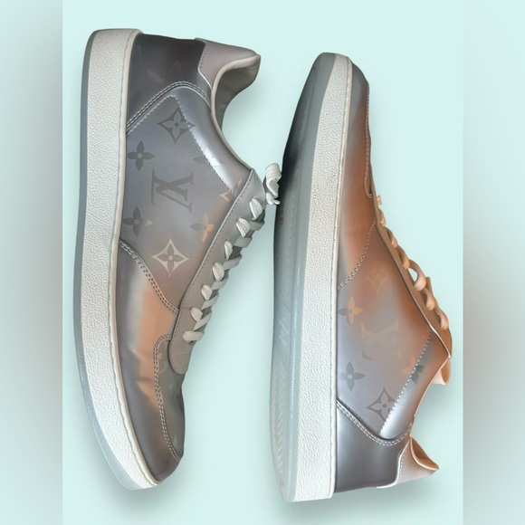 LOUIS VUITTON Rivoli low top leather sneakers Men size 8.5 with box. - Picture 4 of 11